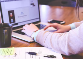 使用激光除銹機(jī)時(shí)需要注意哪些安全問題?